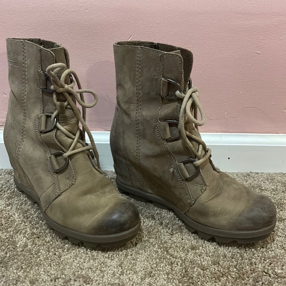 Pre-loved SOREL Joan of arctic boots